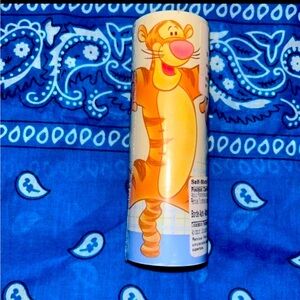 BNWT Really Cute Tigger self stick wall border